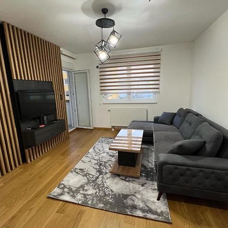 Stan Na Dan Viktor-Lukavica Apartment Sarajevo Ngoại thất bức ảnh