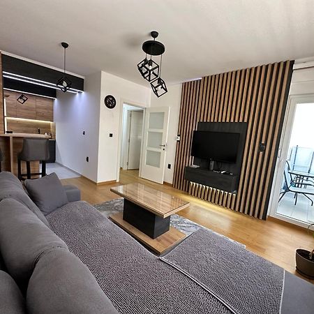 Stan Na Dan Viktor-Lukavica Apartment Sarajevo Ngoại thất bức ảnh