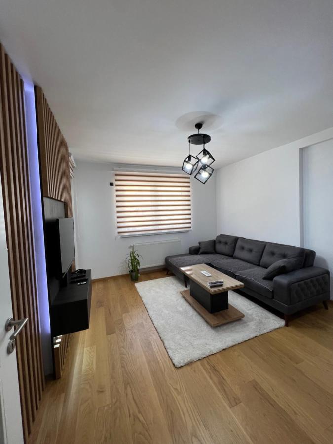 Stan Na Dan Viktor-Lukavica Apartment Sarajevo Ngoại thất bức ảnh
