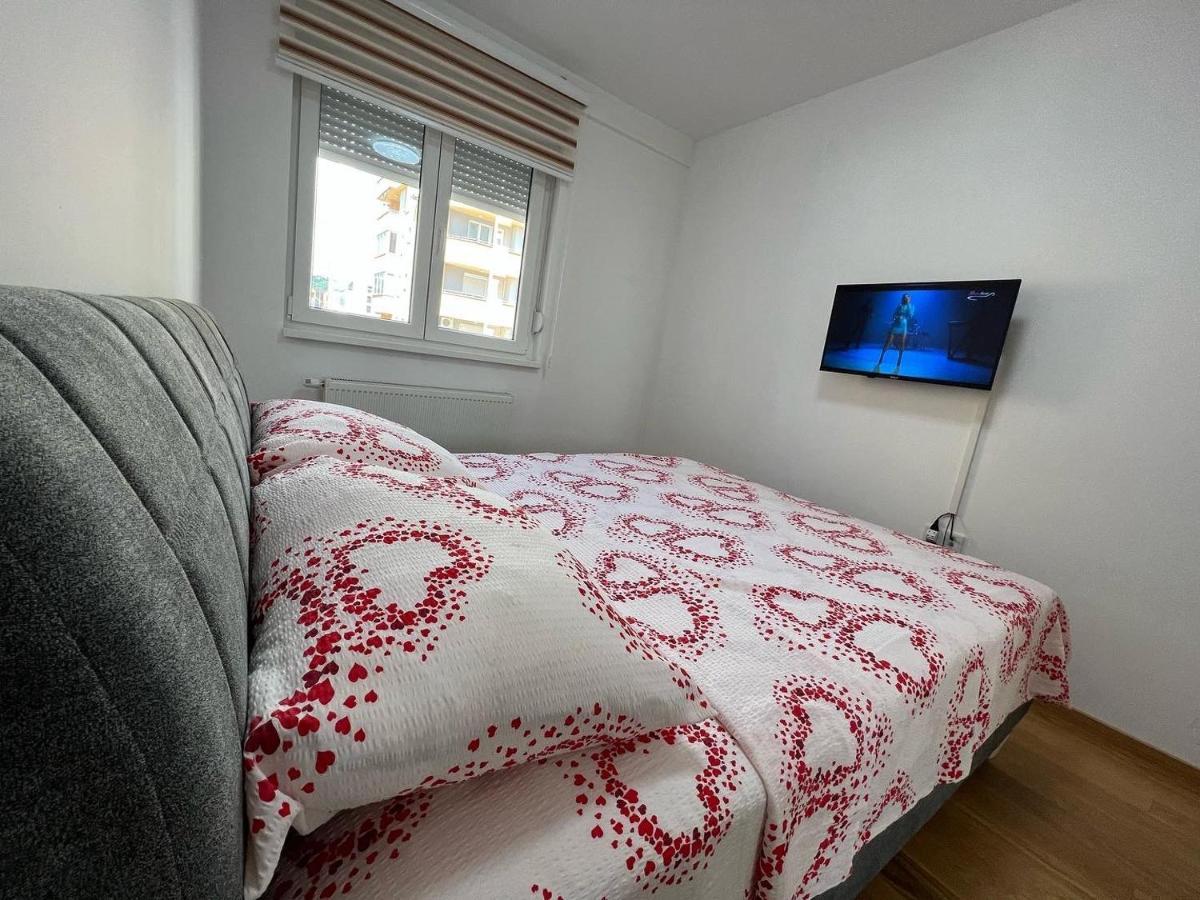 Stan Na Dan Viktor-Lukavica Apartment Sarajevo Ngoại thất bức ảnh