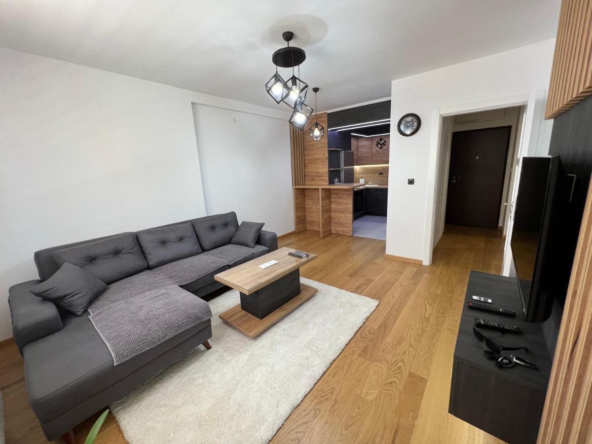Stan Na Dan Viktor-Lukavica Apartment Sarajevo Ngoại thất bức ảnh
