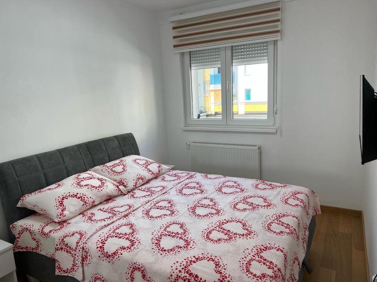 Stan Na Dan Viktor-Lukavica Apartment Sarajevo Ngoại thất bức ảnh