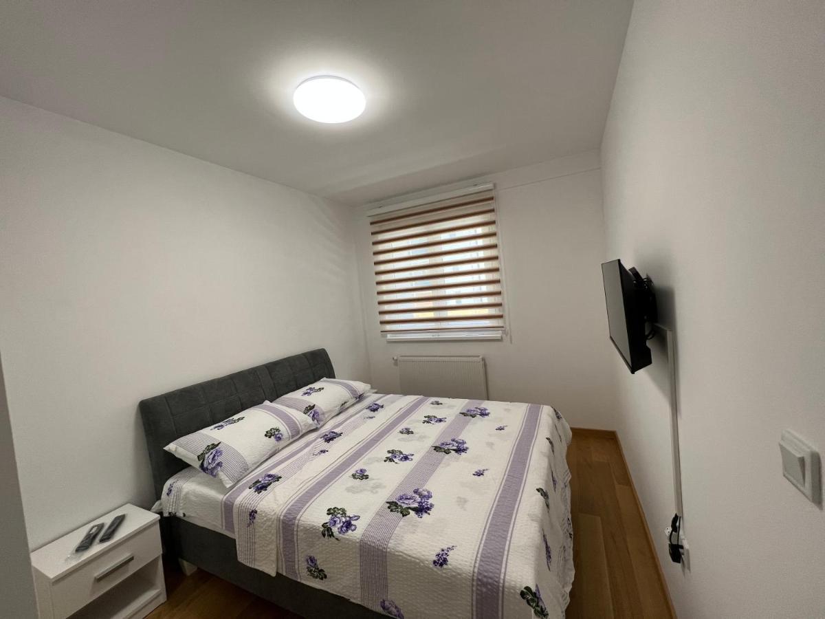 Stan Na Dan Viktor-Lukavica Apartment Sarajevo Ngoại thất bức ảnh