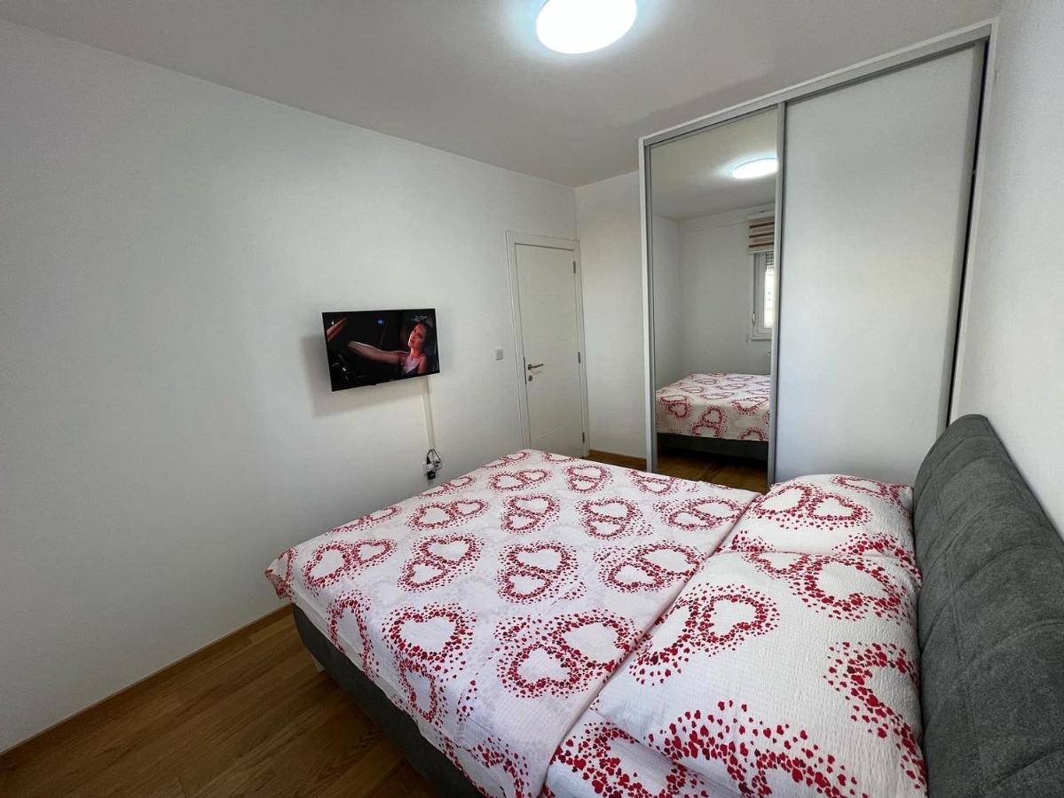 Stan Na Dan Viktor-Lukavica Apartment Sarajevo Ngoại thất bức ảnh
