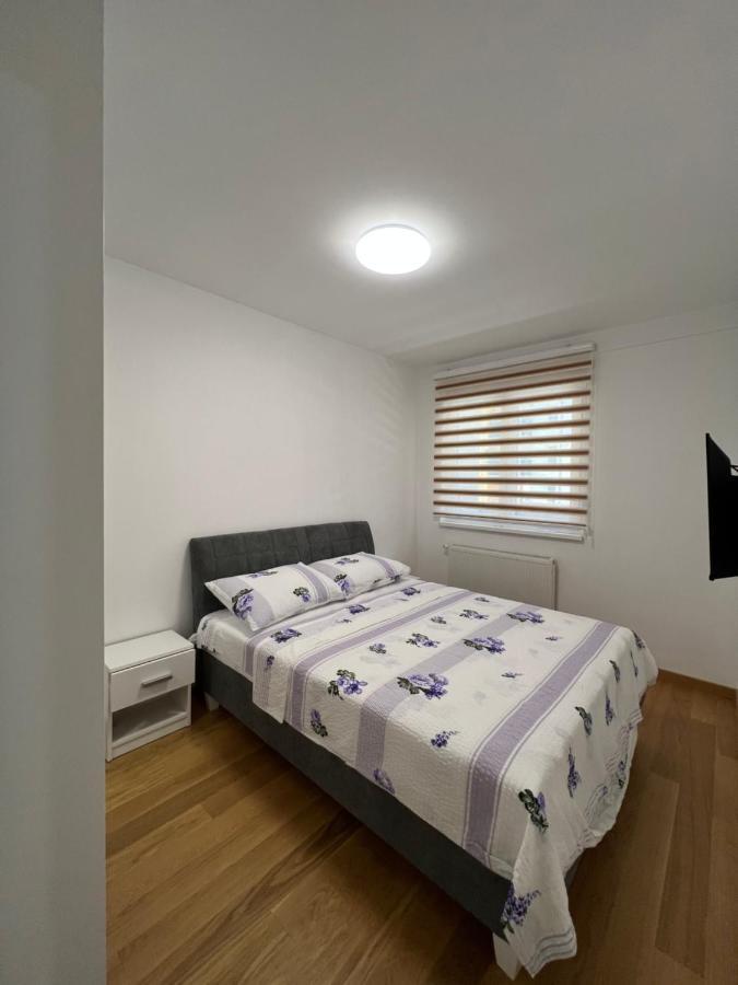 Stan Na Dan Viktor-Lukavica Apartment Sarajevo Ngoại thất bức ảnh