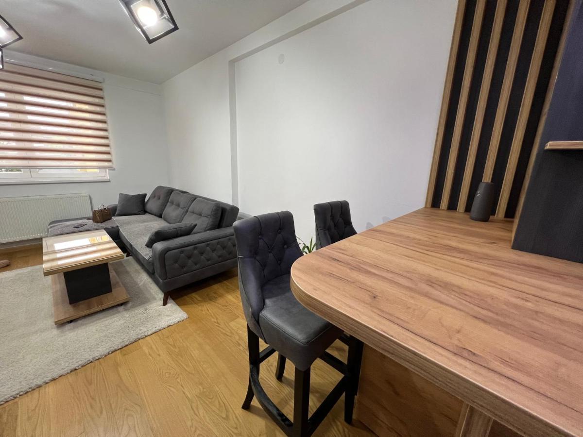 Stan Na Dan Viktor-Lukavica Apartment Sarajevo Ngoại thất bức ảnh