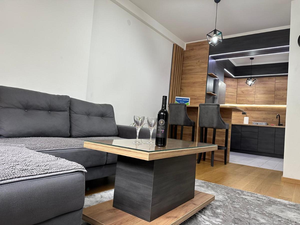 Stan Na Dan Viktor-Lukavica Apartment Sarajevo Ngoại thất bức ảnh