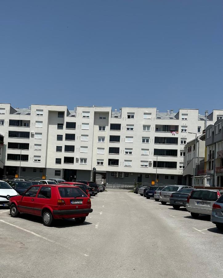 Stan Na Dan Viktor-Lukavica Apartment Sarajevo Ngoại thất bức ảnh